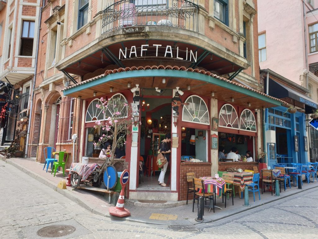 cafe naftalin k